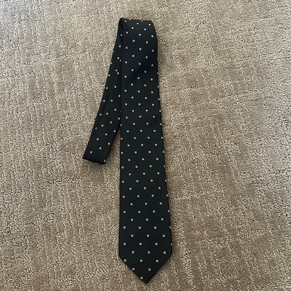 Bloomingdales 100% silk Tie